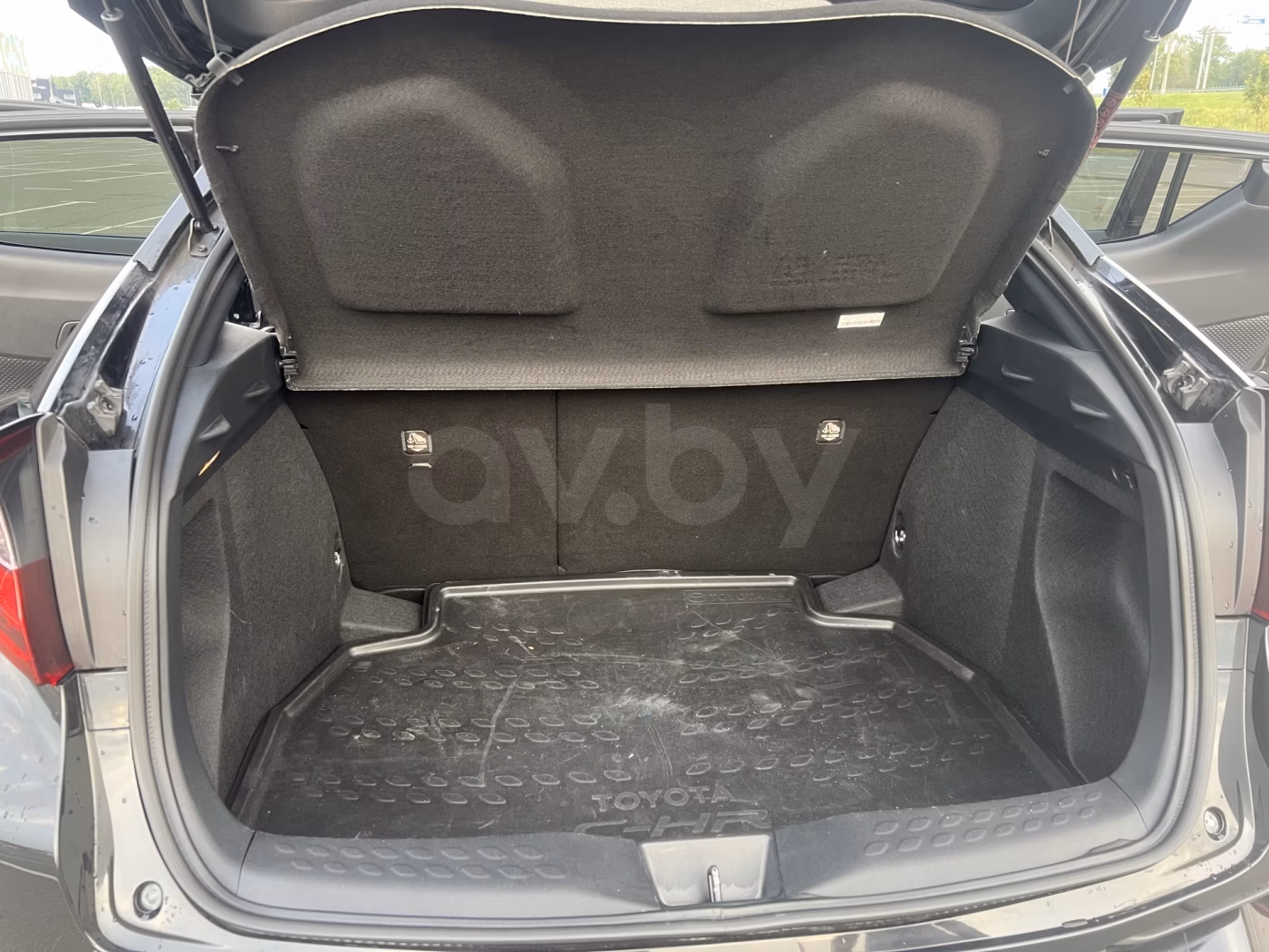 Toyota C-HR фото 11