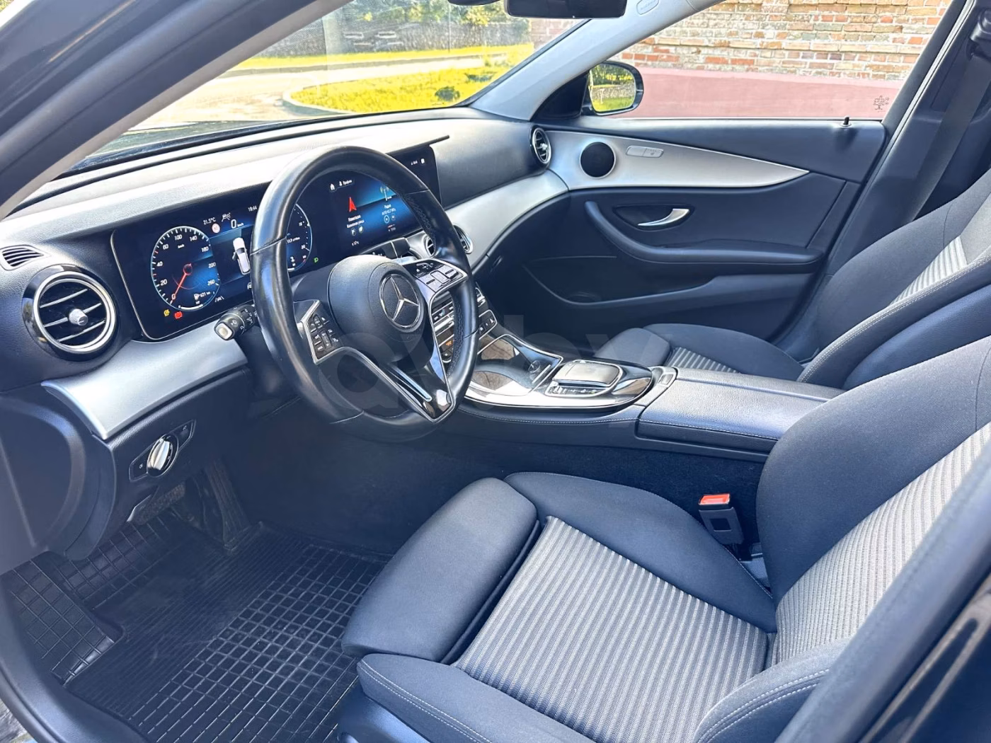 Mercedes-Benz E-Класс фото 13