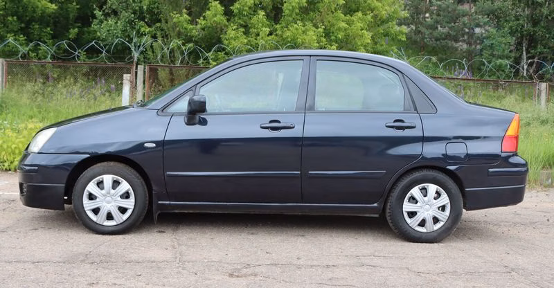 Suzuki Liana фото 5