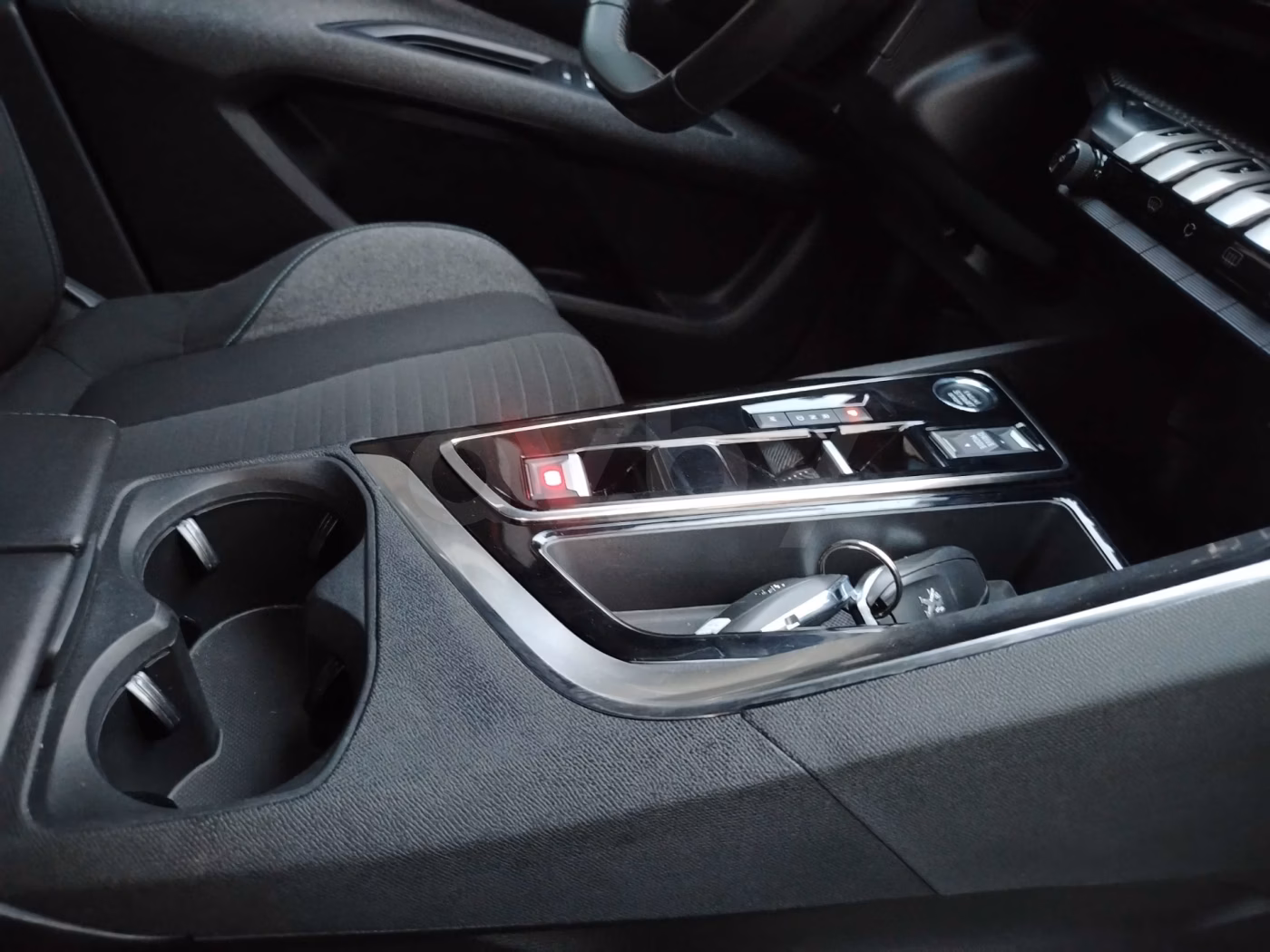 Peugeot 5008 фото 12