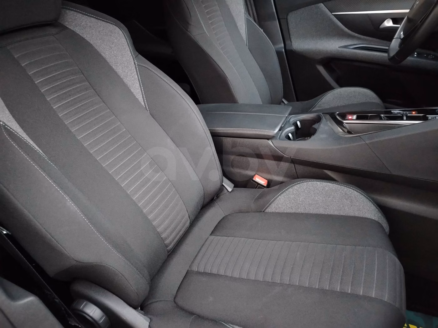 Peugeot 5008 фото 11
