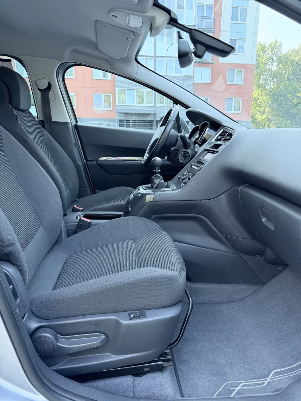 Peugeot 5008 фото 6