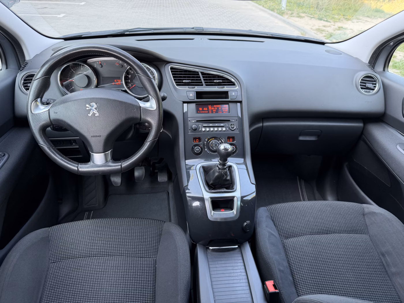 Peugeot 5008 фото 5