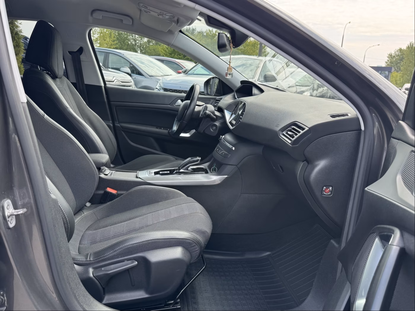 Peugeot 308 фото 18