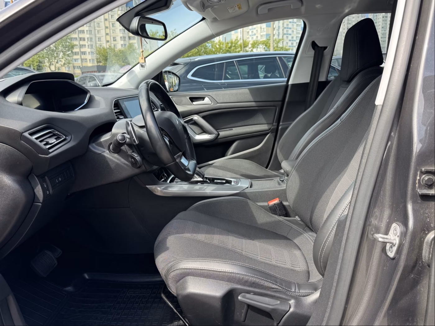 Peugeot 308 фото 10