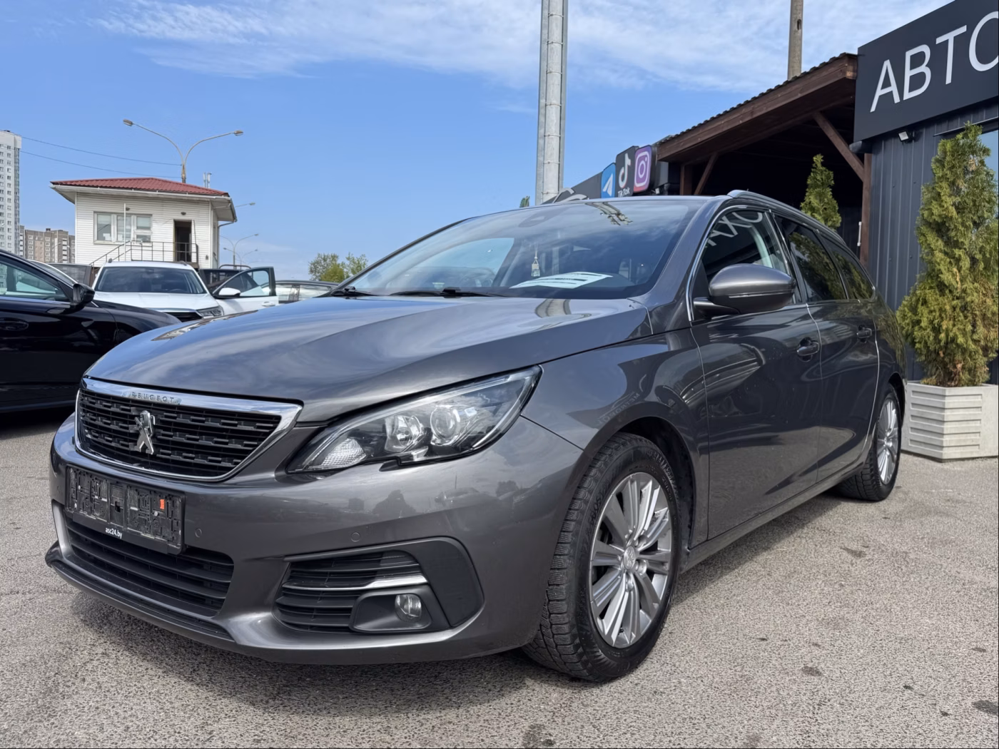 Peugeot 308 фото 3
