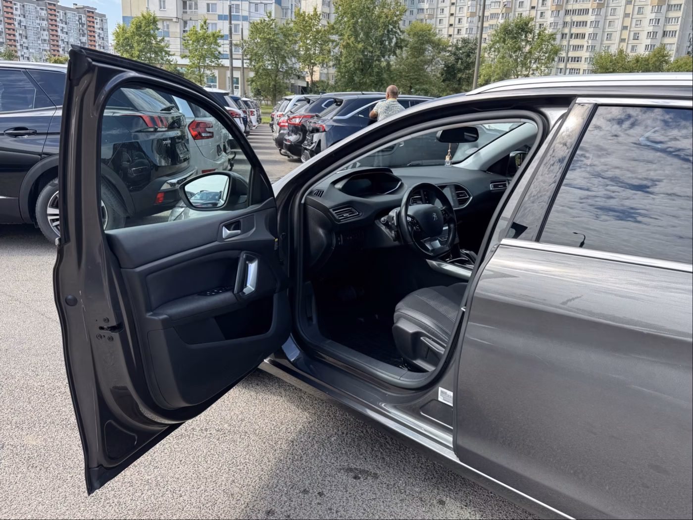 Peugeot 308 фото 9