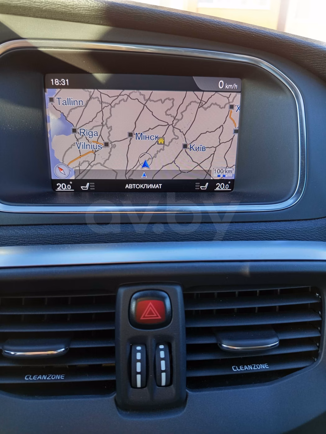 Volvo V40 фото 21