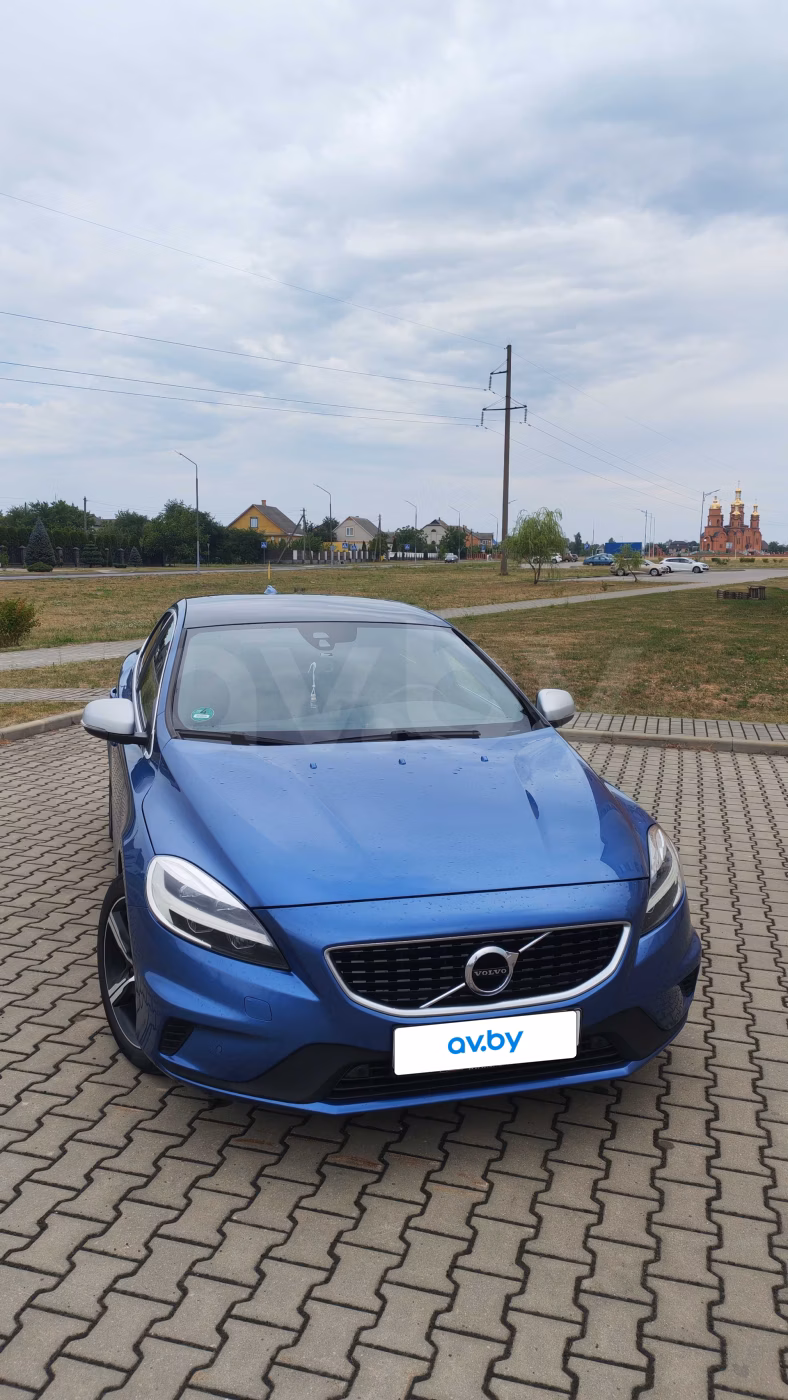 Volvo V40 фото 2
