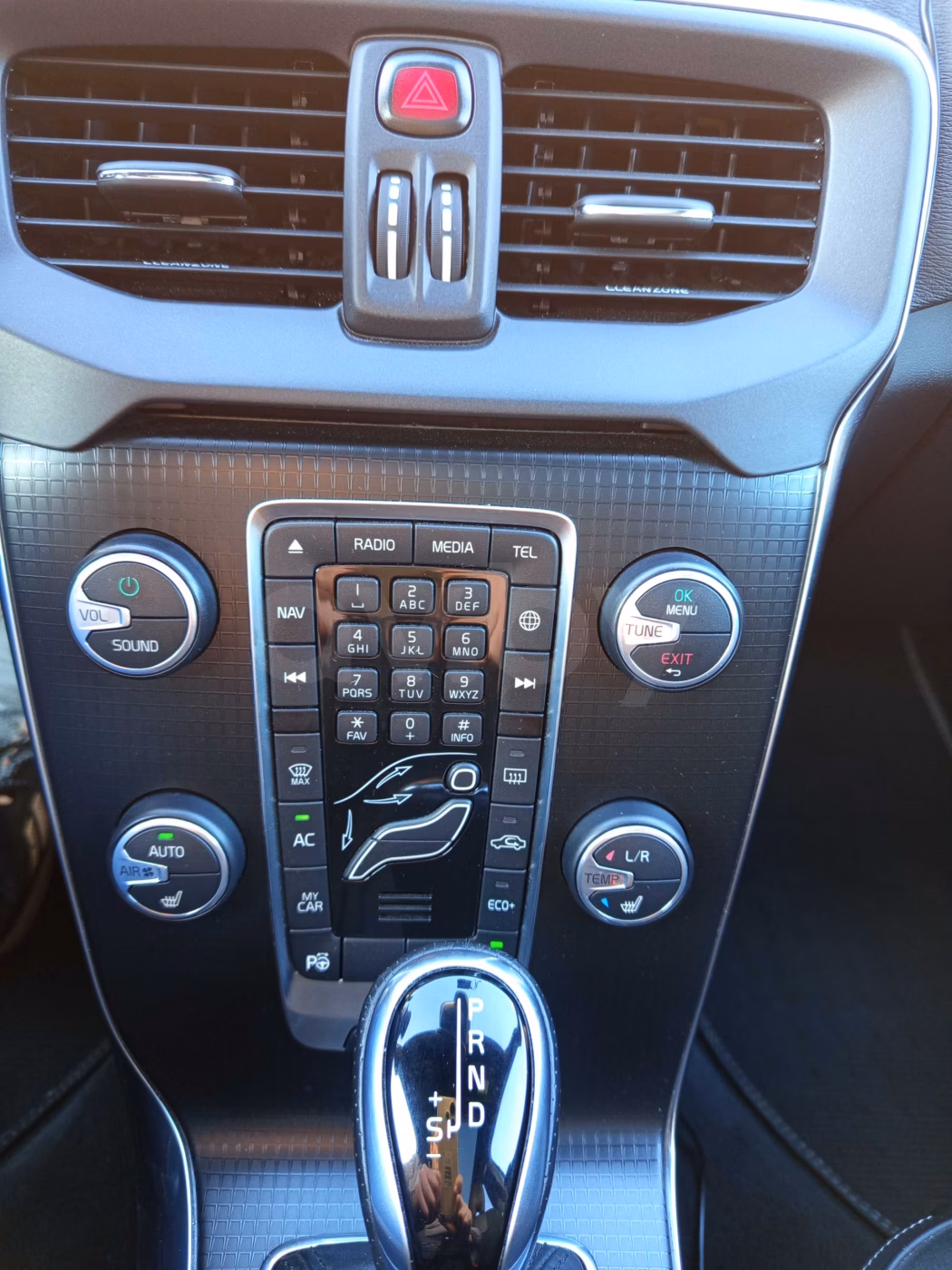 Volvo V40 фото 22