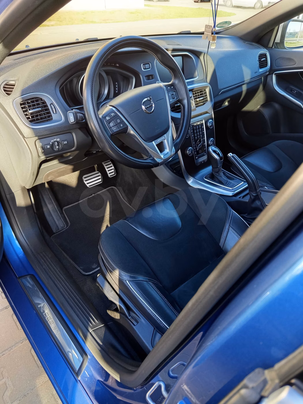 Volvo V40 фото 18