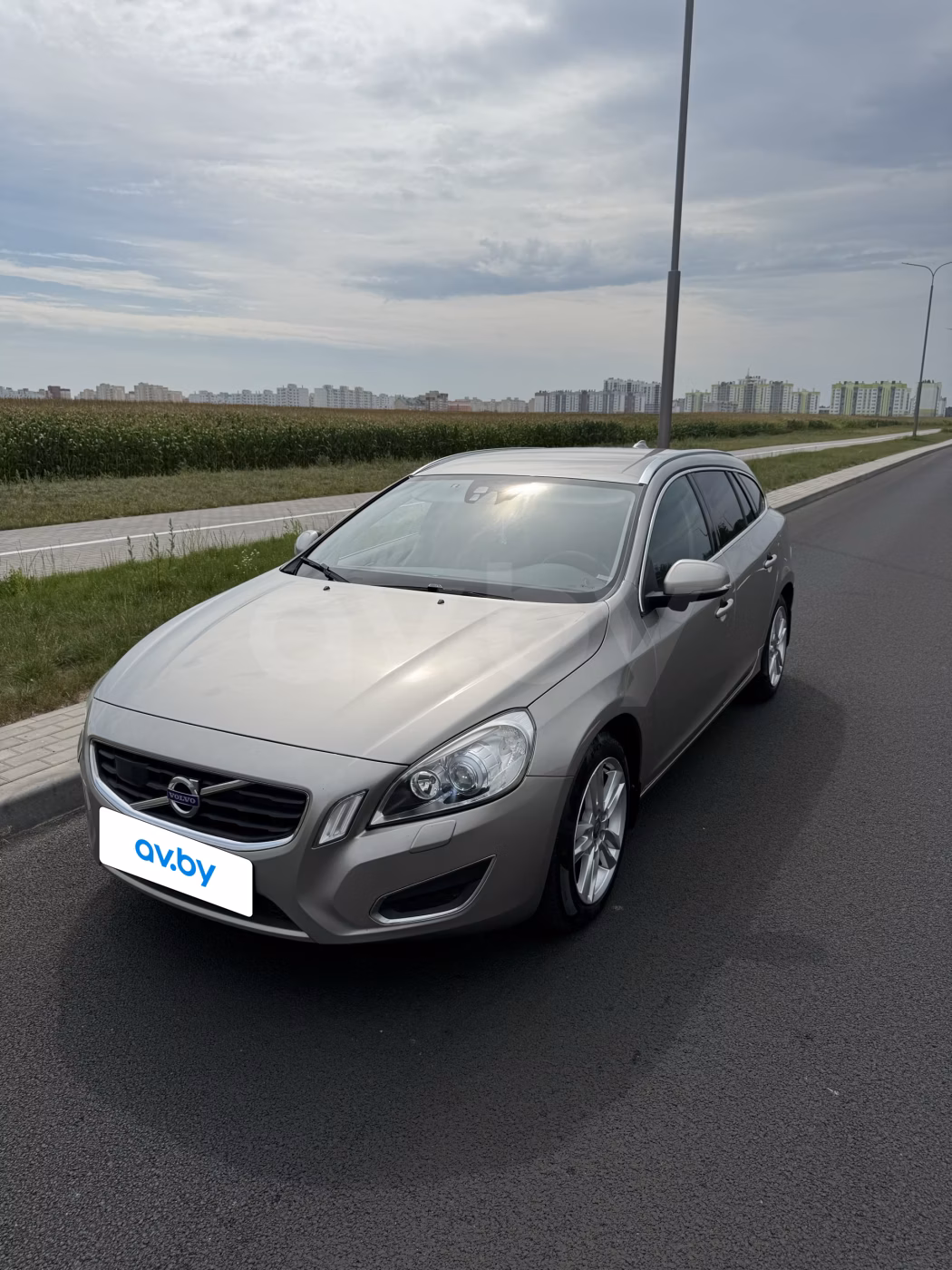 Volvo V60 фото 2