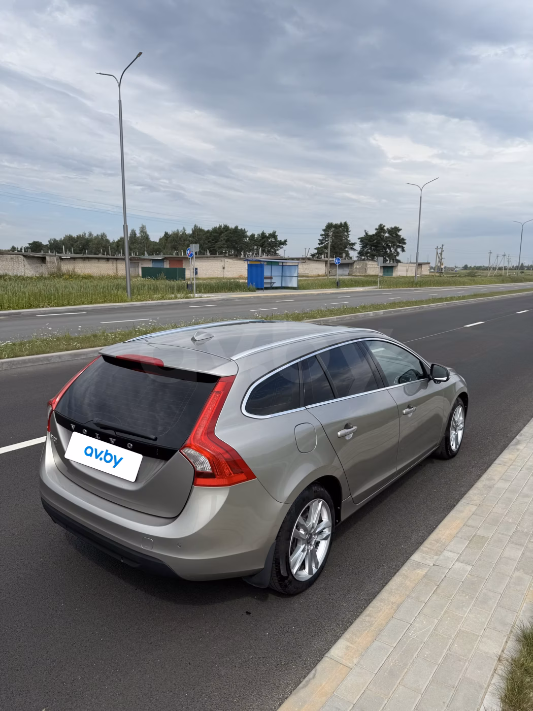 Volvo V60 фото 8