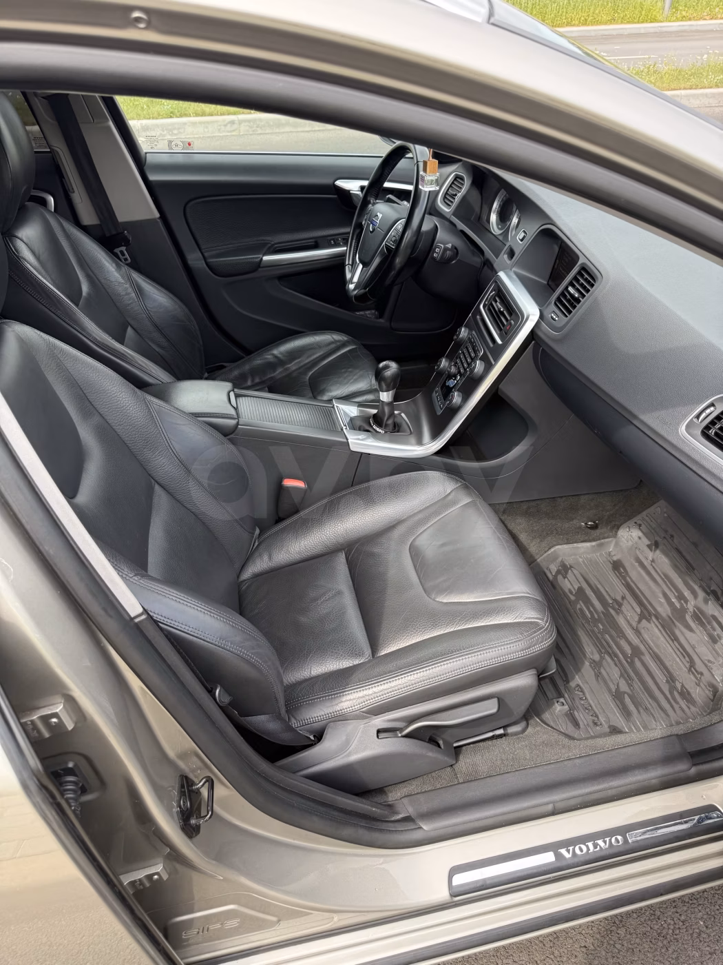 Volvo V60 фото 17