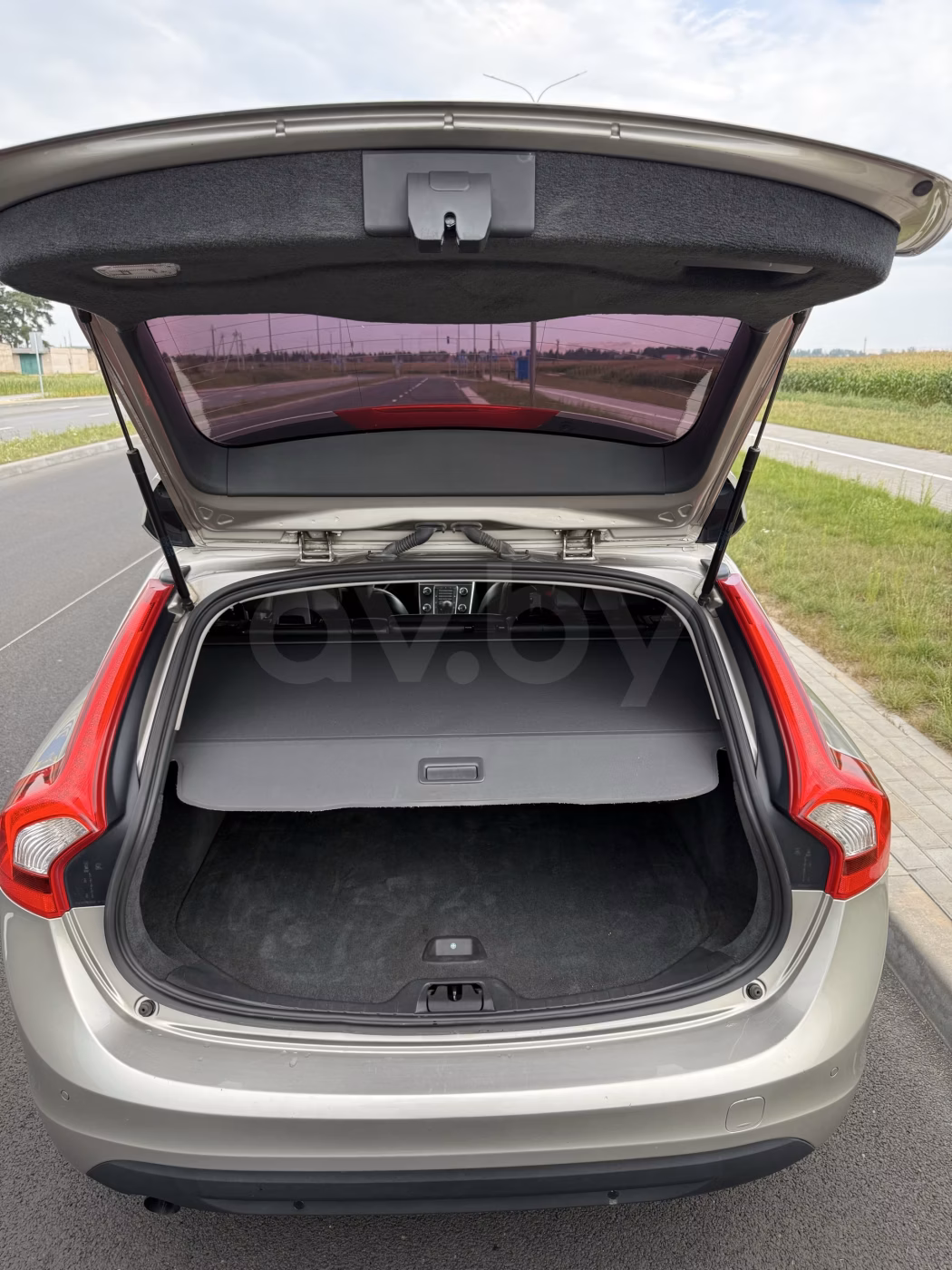 Volvo V60 фото 11