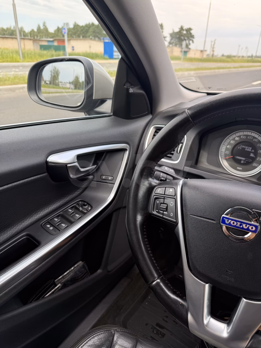 Volvo V60 фото 21