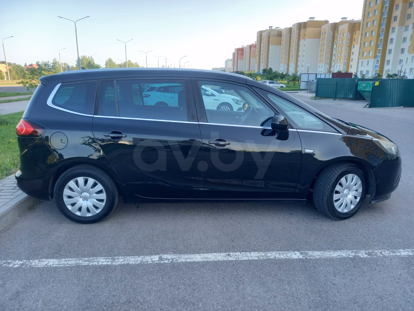 Opel Zafira фото 10