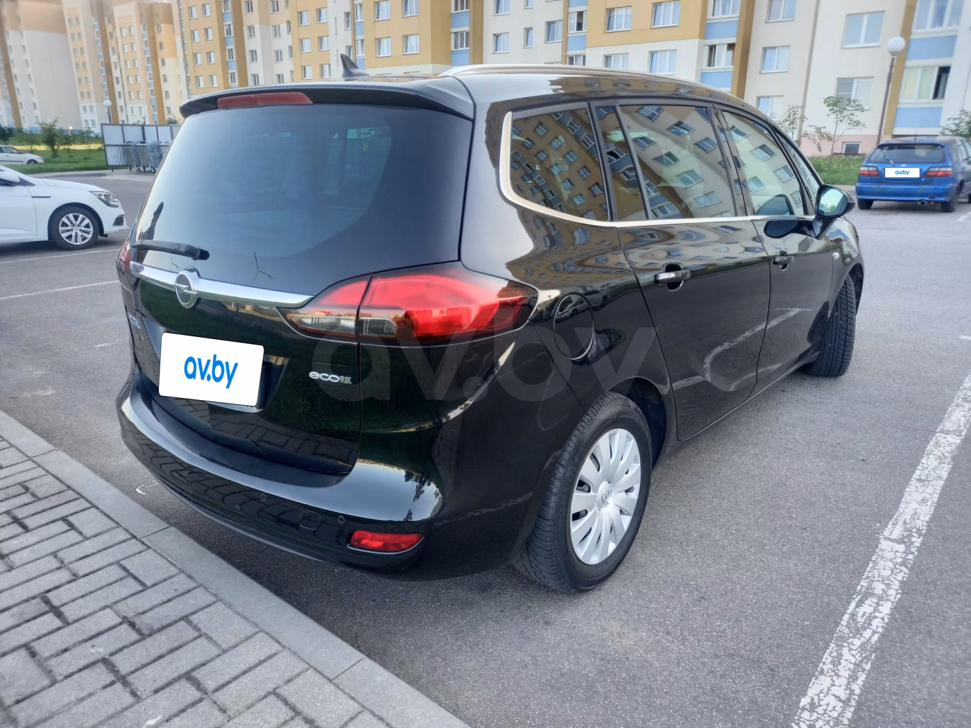 Opel Zafira фото 8