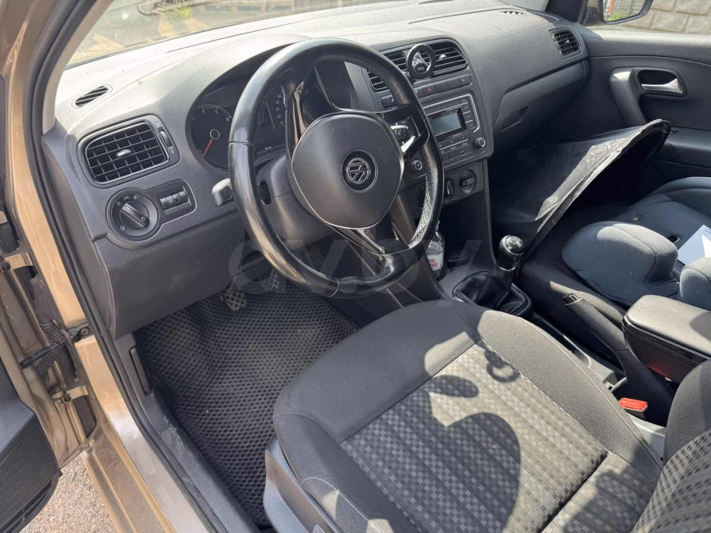 Volkswagen Polo Sedan фото 6