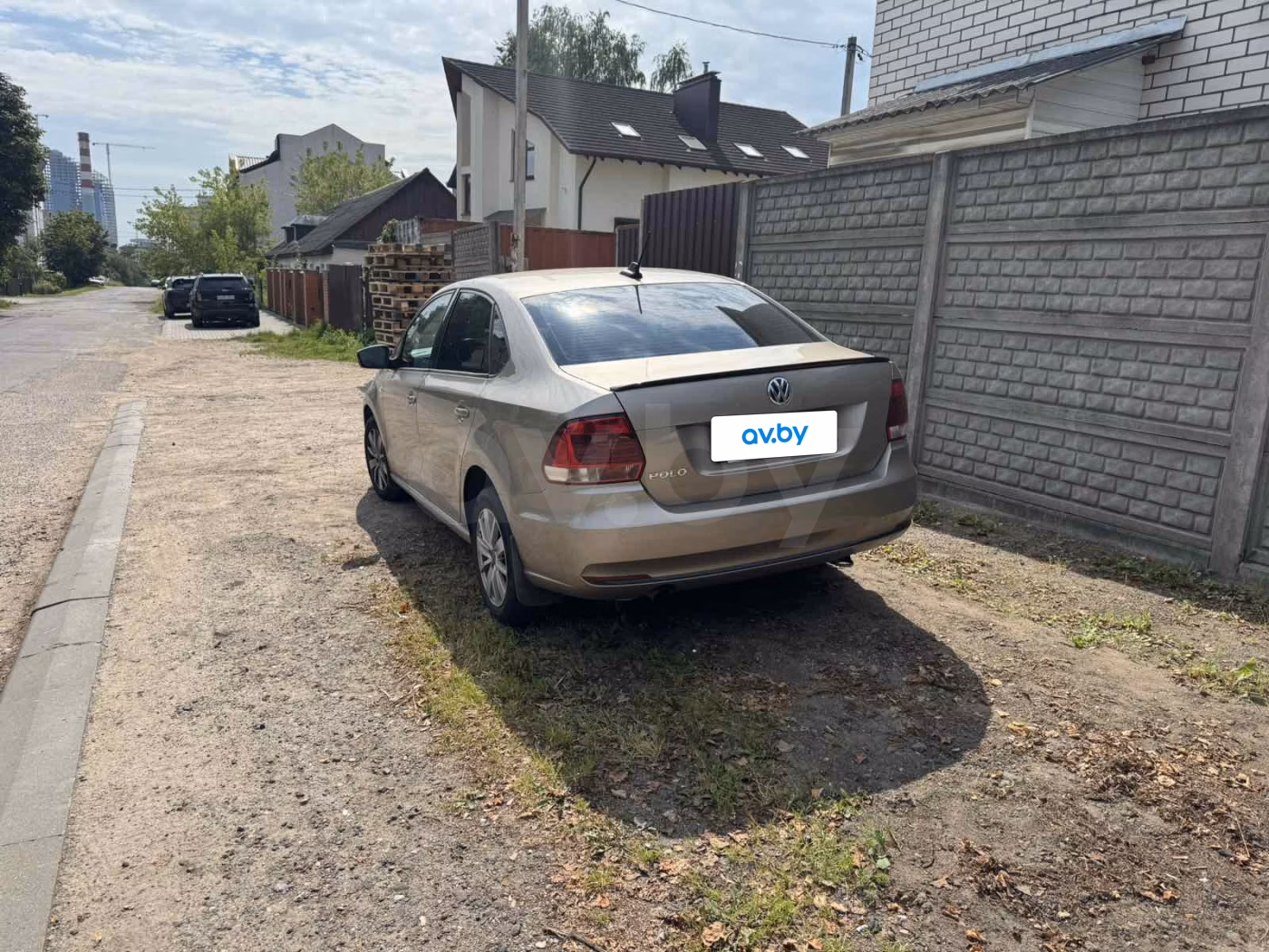 Volkswagen Polo Sedan фото 7