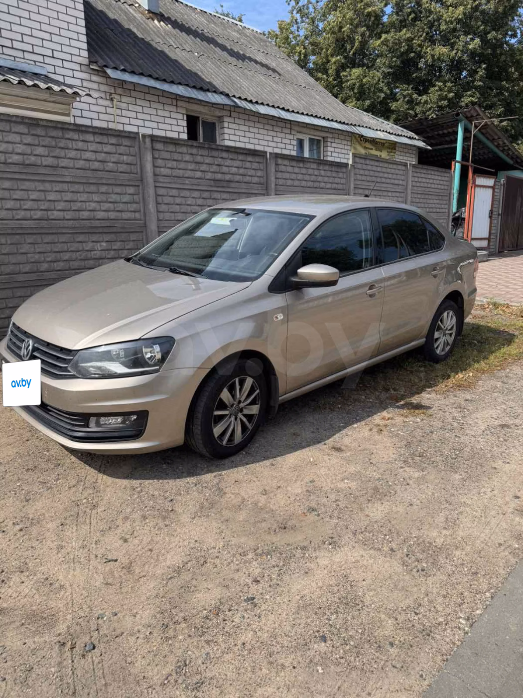 Volkswagen Polo Sedan фото 8