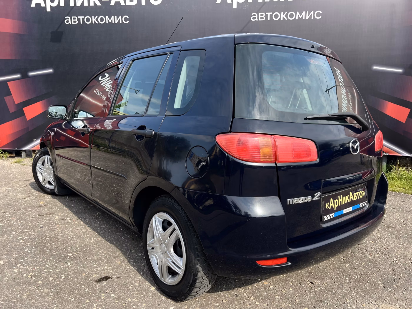 Mazda 2 фото 5