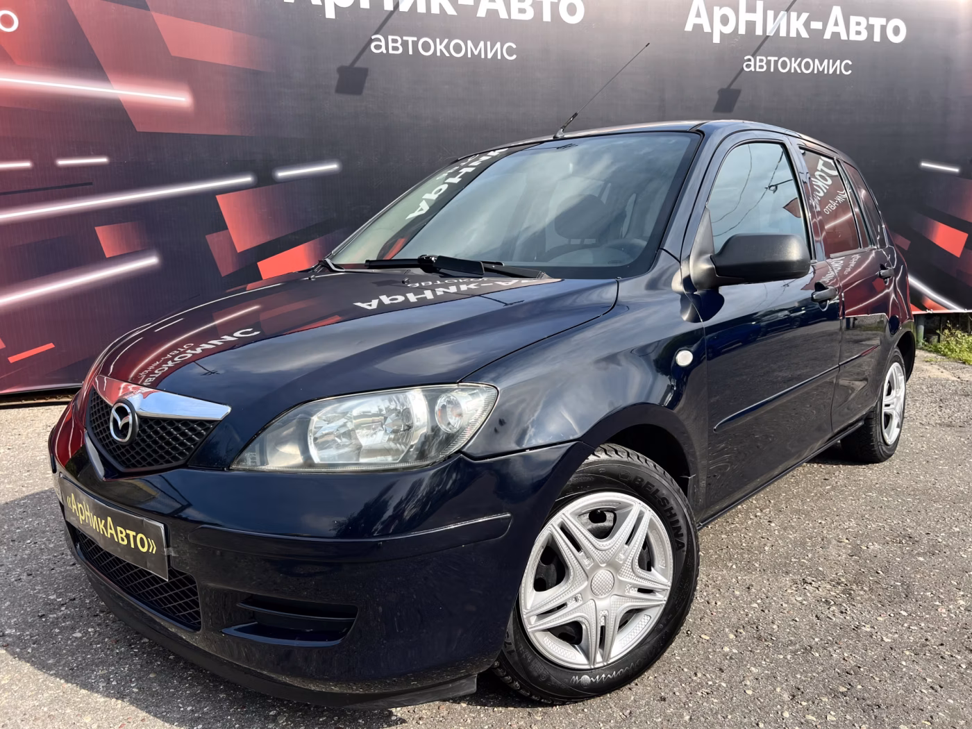 Mazda 2 фото 2