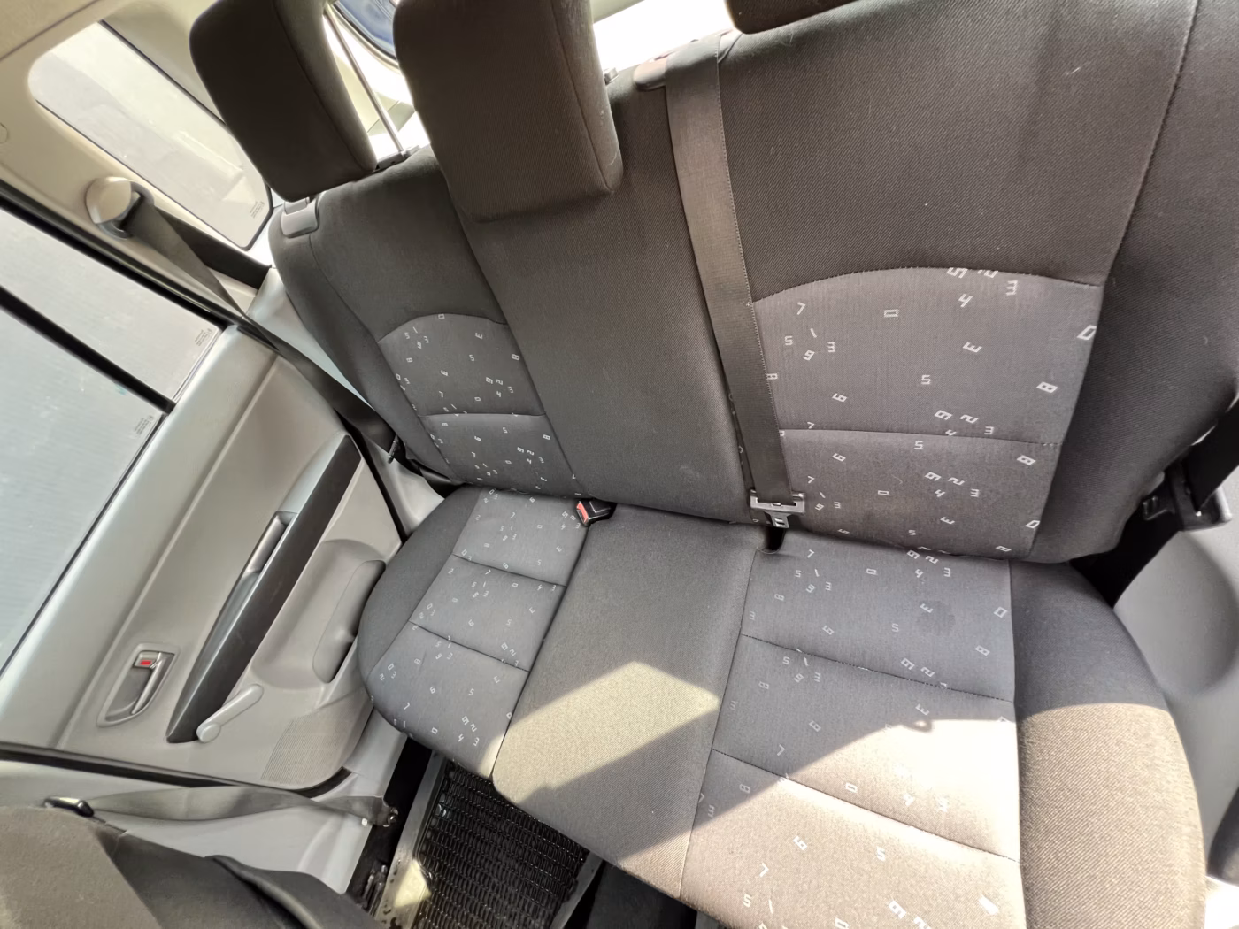 Mazda 2 фото 15