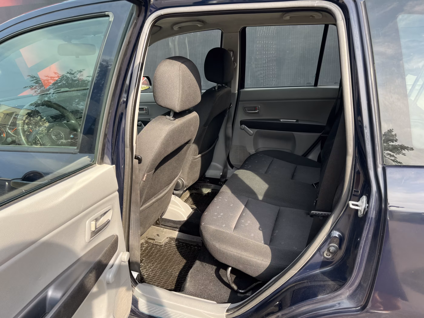 Mazda 2 фото 9