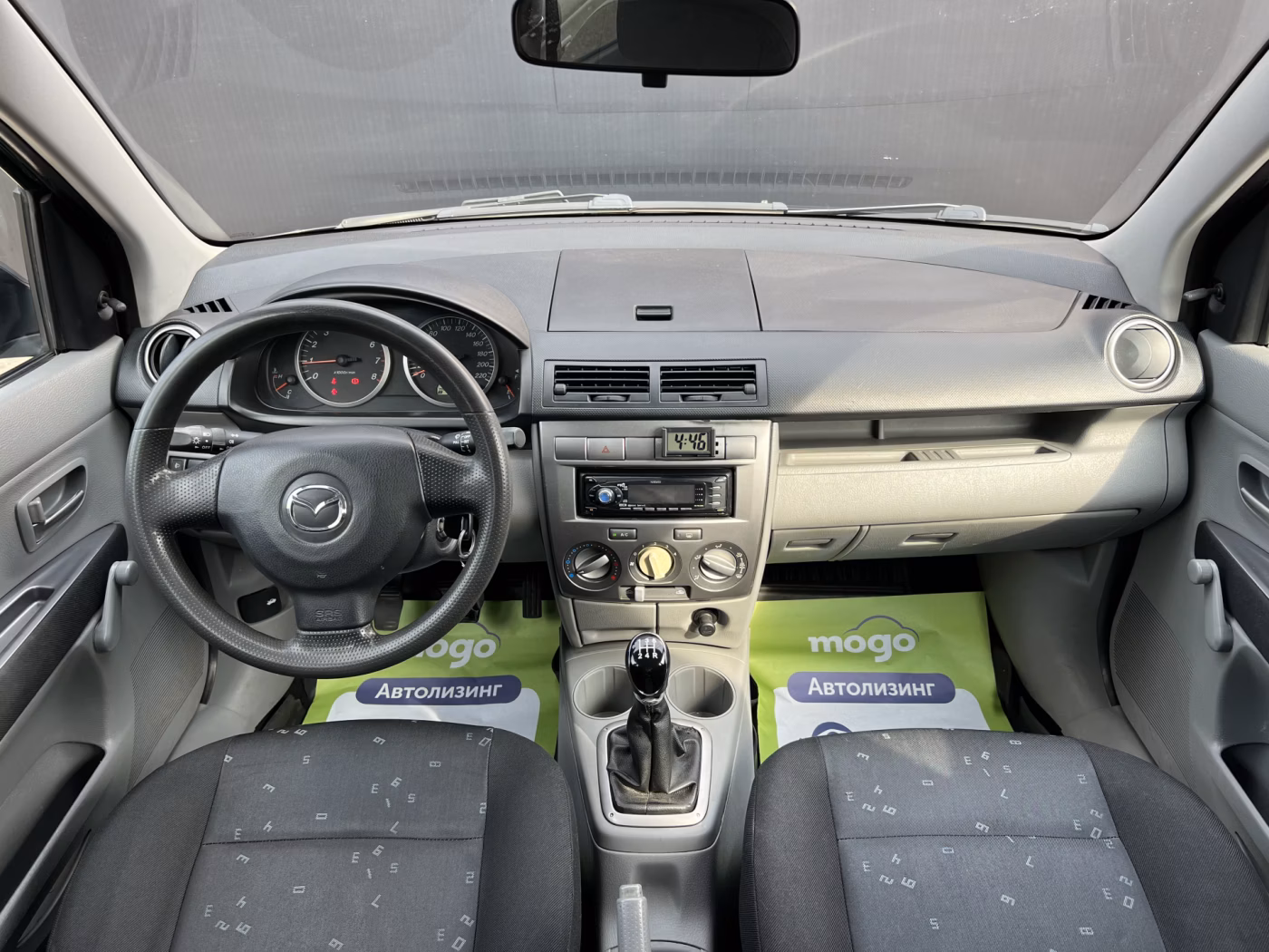 Mazda 2 фото 19