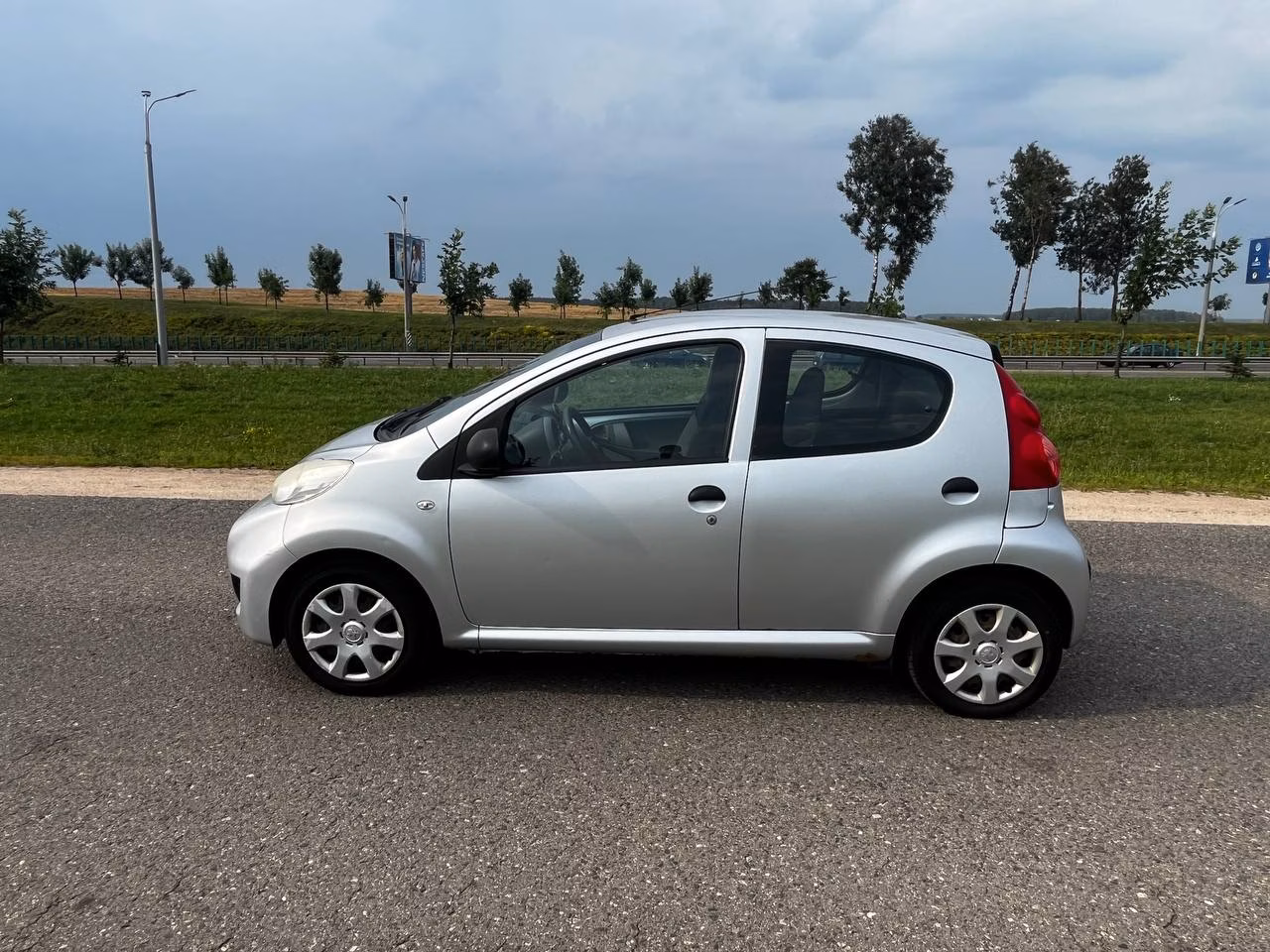 Peugeot 107 фото 6