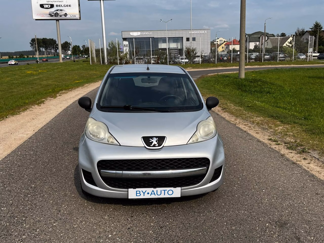 Peugeot 107 фото 8