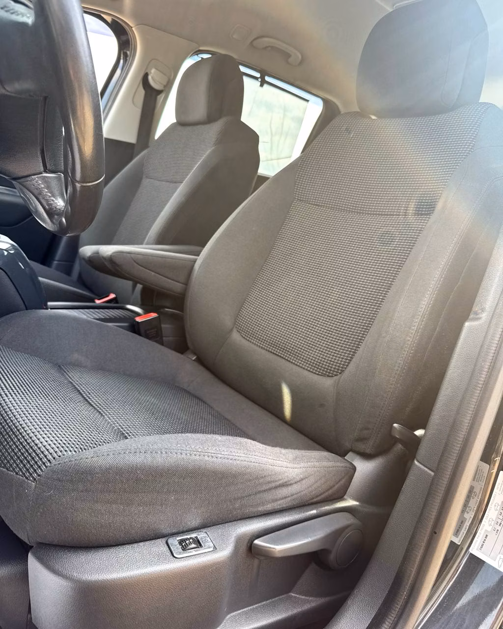 Peugeot 5008 фото 10