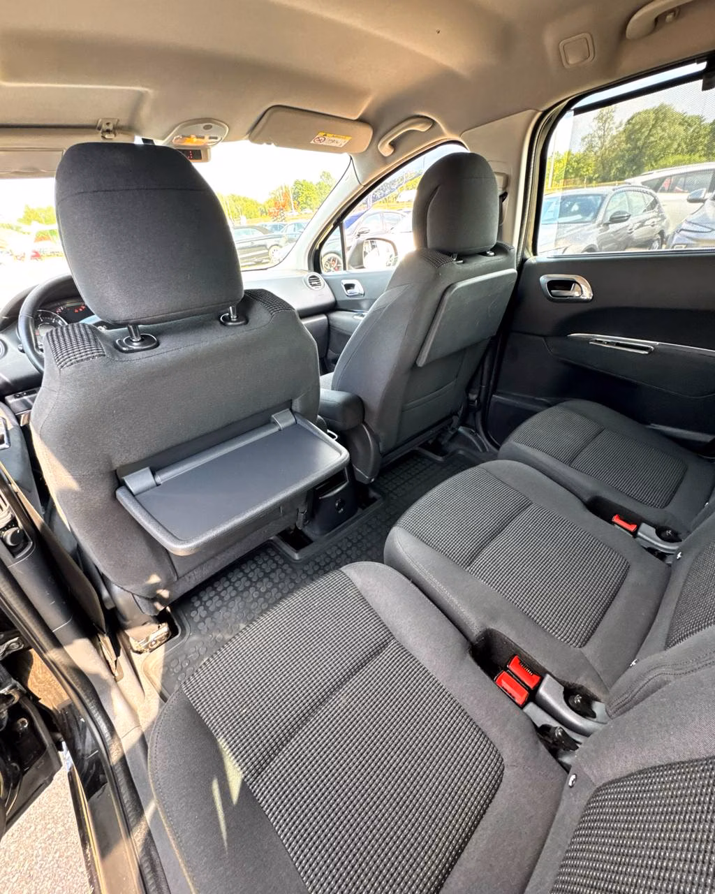 Peugeot 5008 фото 13
