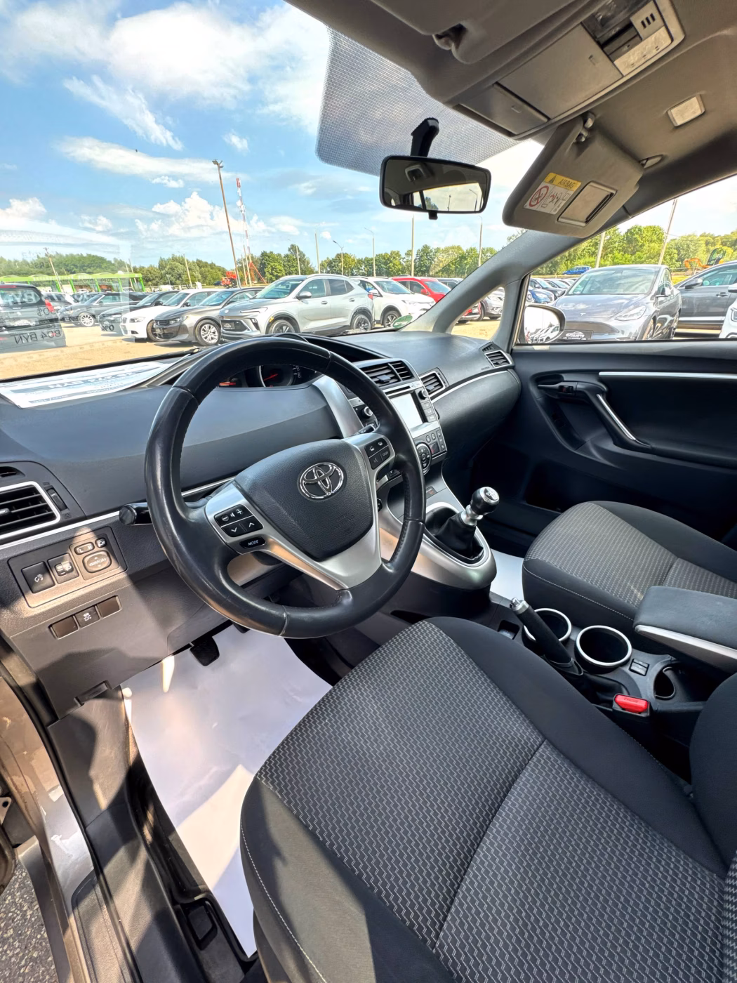 Toyota Verso фото 10