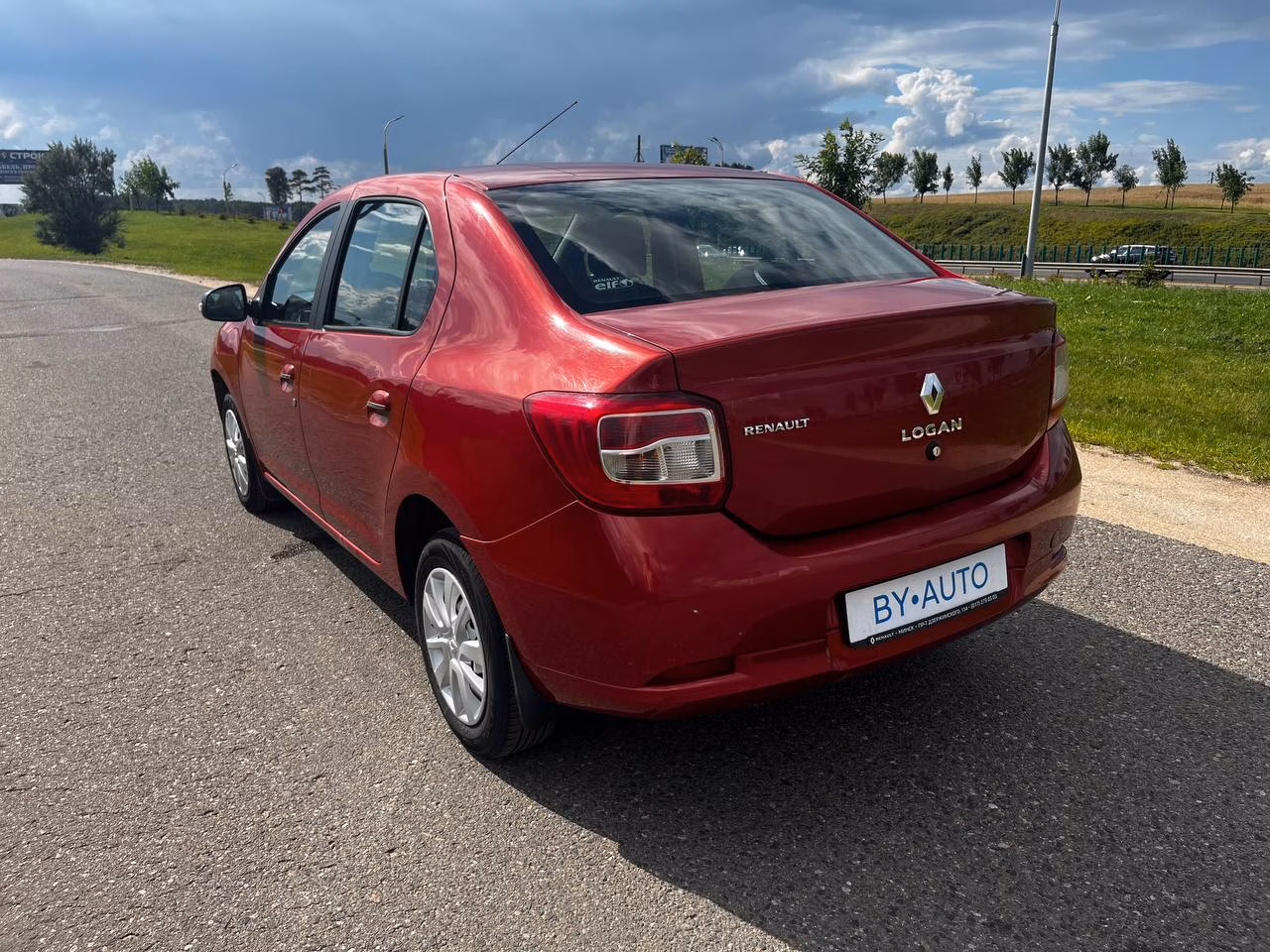 Renault Logan фото 5