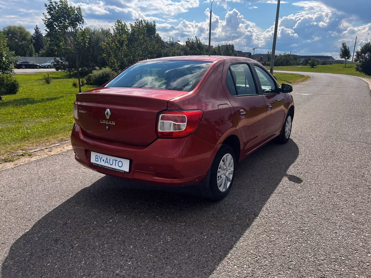 Renault Logan фото 3