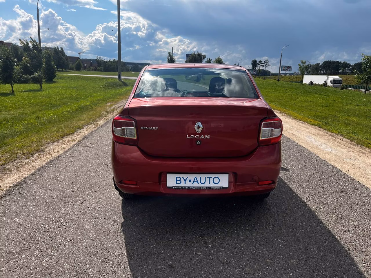 Renault Logan фото 4