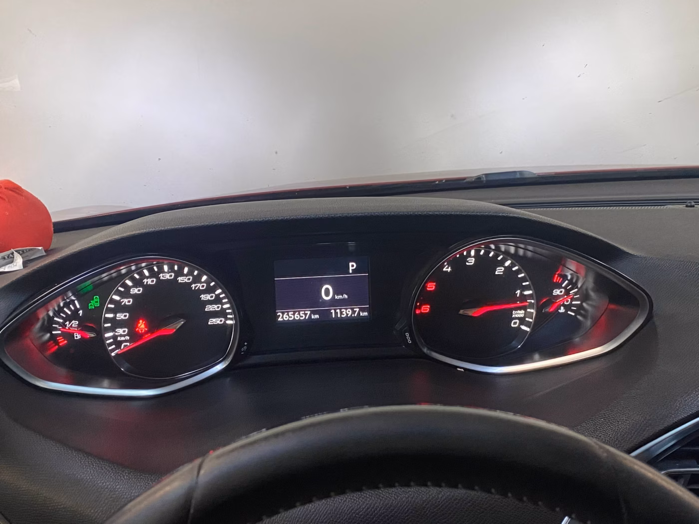 Peugeot 308 фото 11