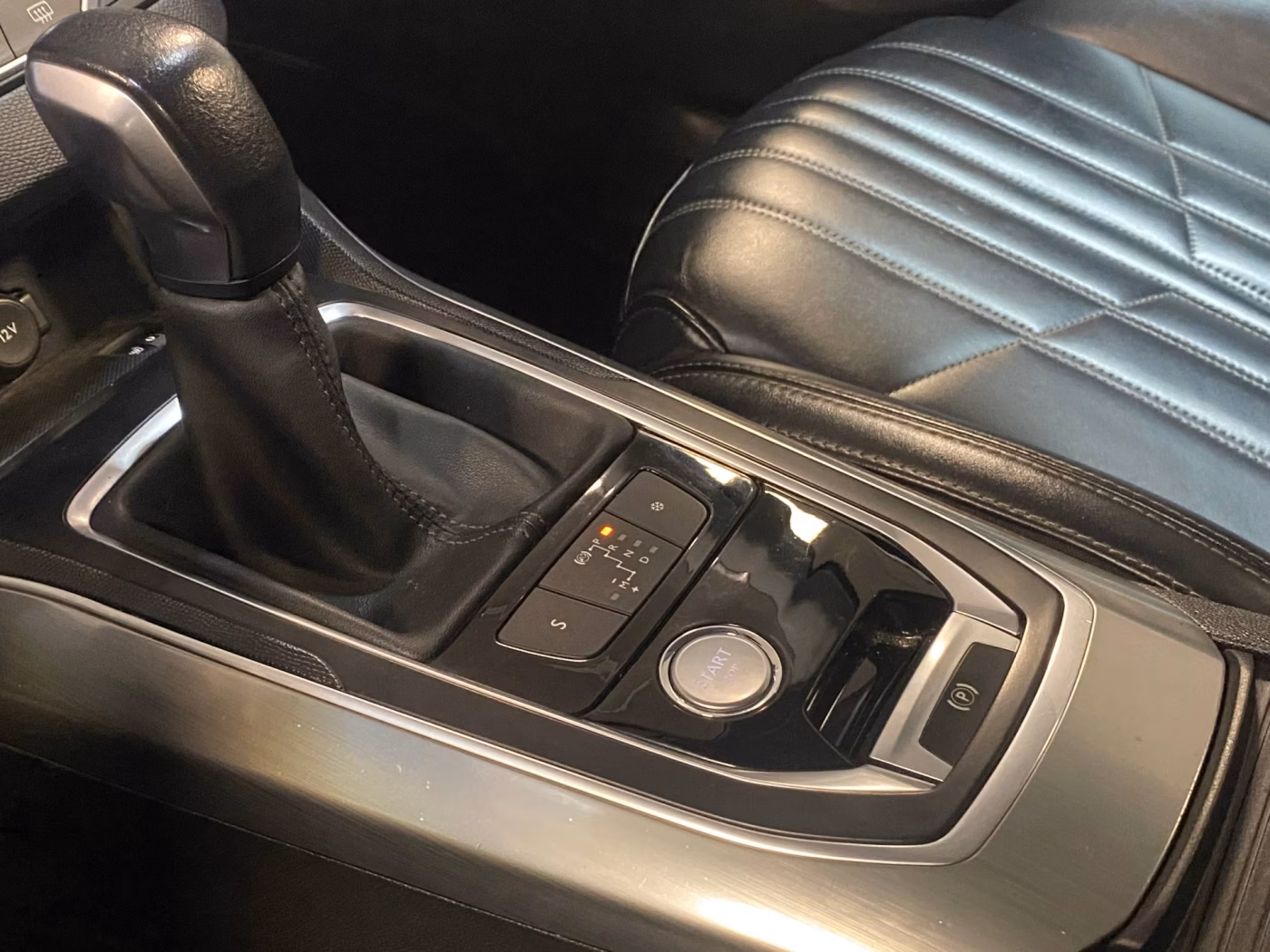 Peugeot 308 фото 14