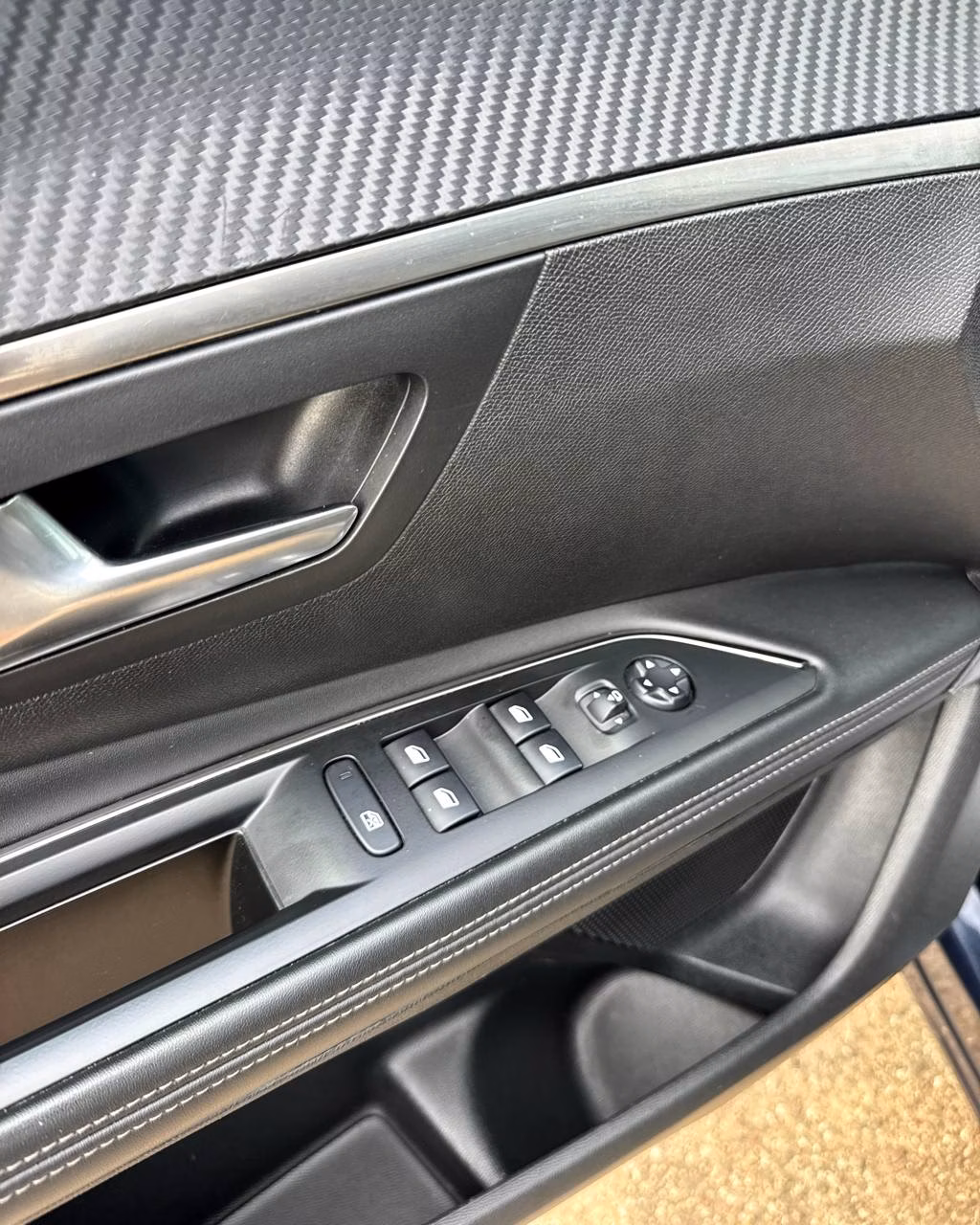 Peugeot 5008 фото 9