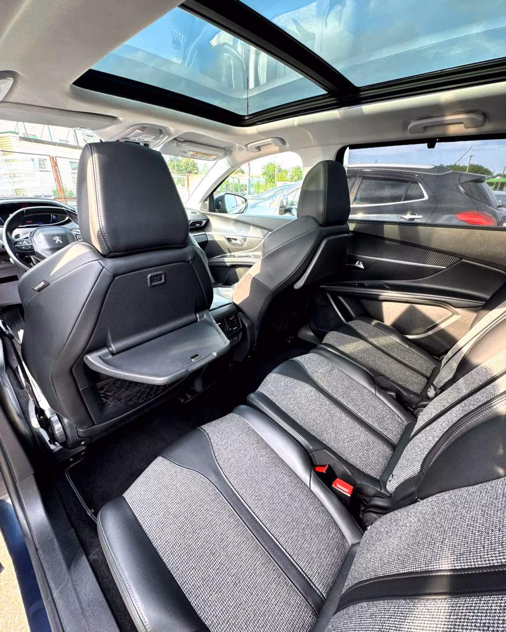 Peugeot 5008 фото 14