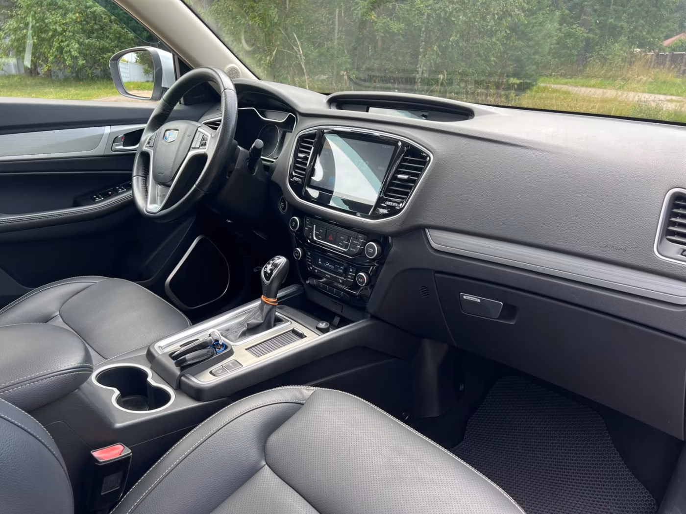 Geely Emgrand X7 фото 16