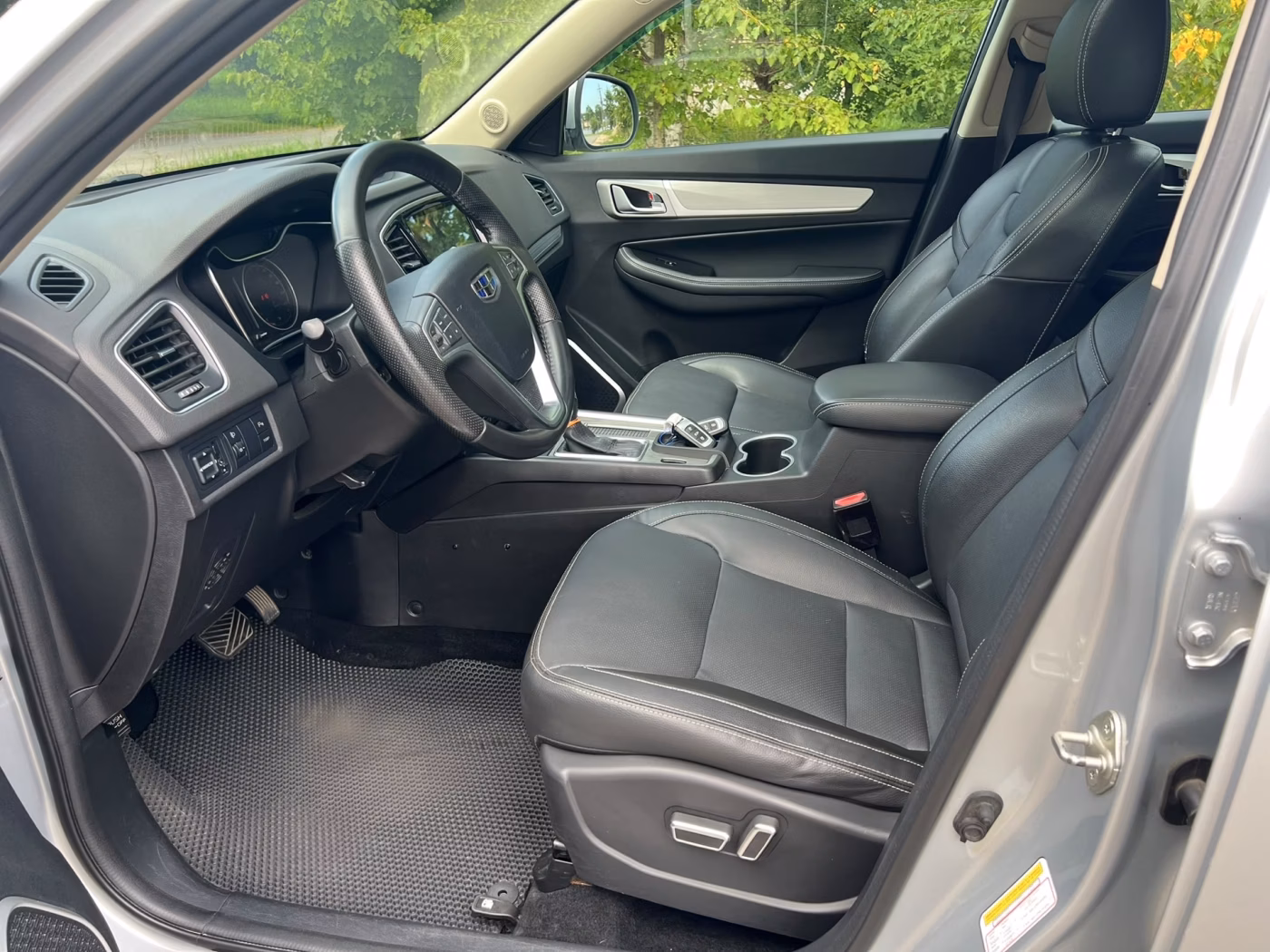 Geely Emgrand X7 фото 17