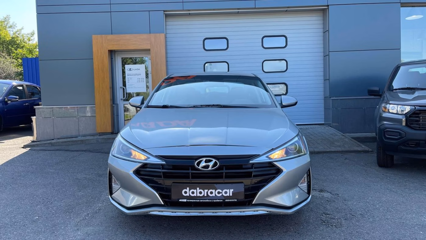 Hyundai Elantra фото 2
