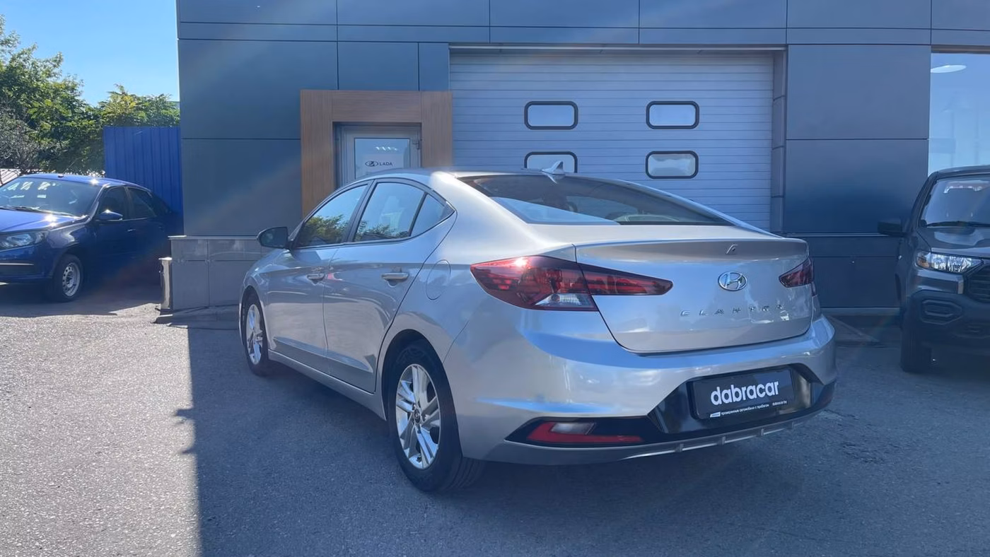 Hyundai Elantra фото 7