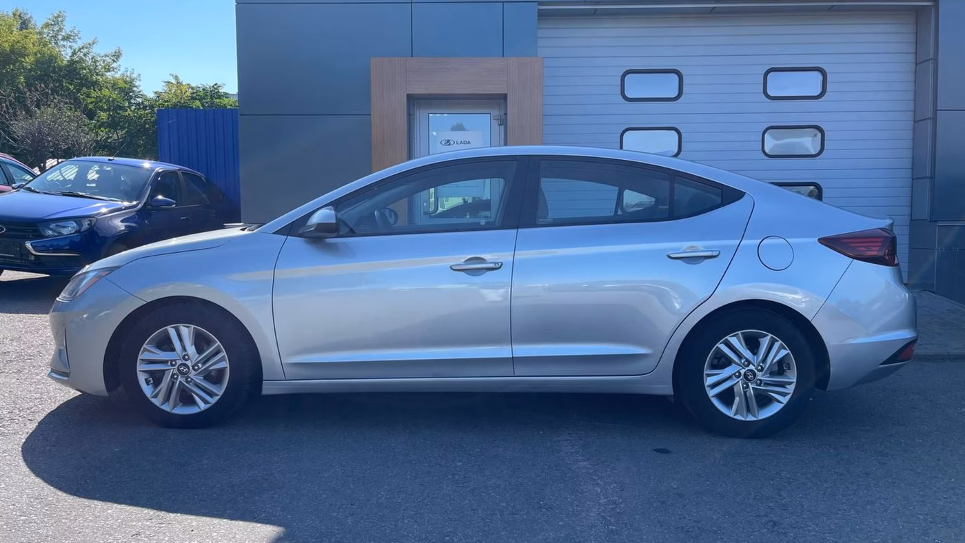 Hyundai Elantra фото 8