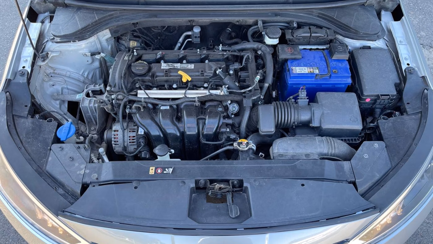 Hyundai Elantra фото 15
