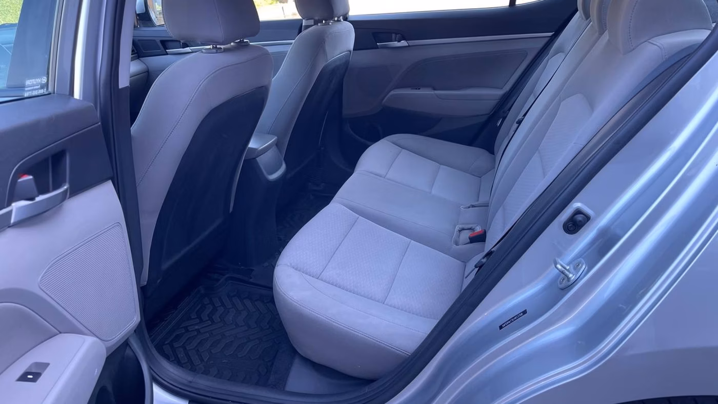 Hyundai Elantra фото 13