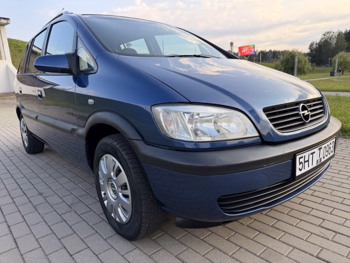 Opel Zafira фото 4